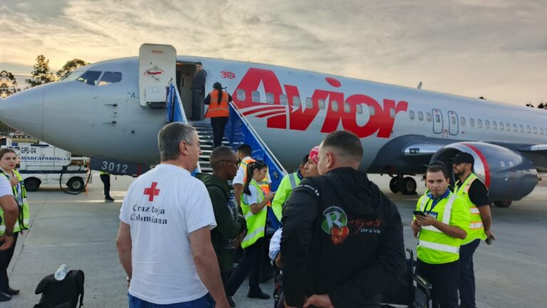 Responders arrive in Colombia with equipment